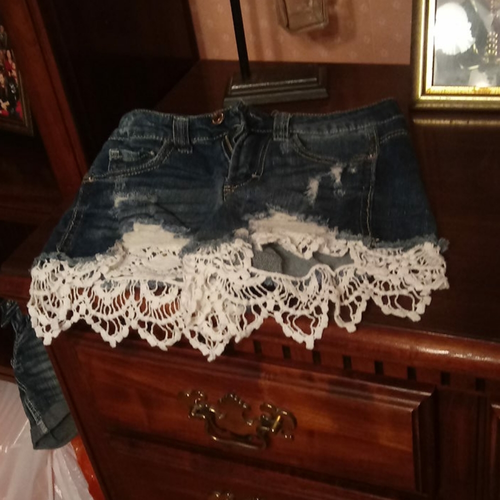 Almost famous shorts - Picture 2 of 3